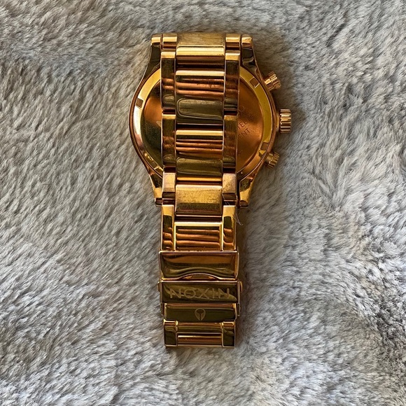 Nixon 42-20 Chrono in All Rose Gold - Picture 3 of 5